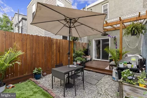 2215 E Oakdale St, Philadelphia, PA 19125