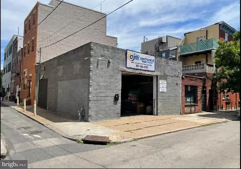 203 Moore St, Philadelphia, PA 19148