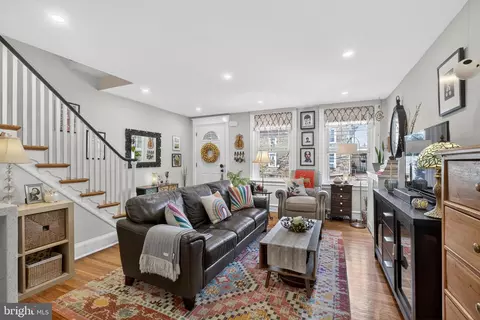 7704 Ardleigh St, Philadelphia, PA 19118