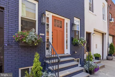 916 Fernon St, Philadelphia, PA 19148