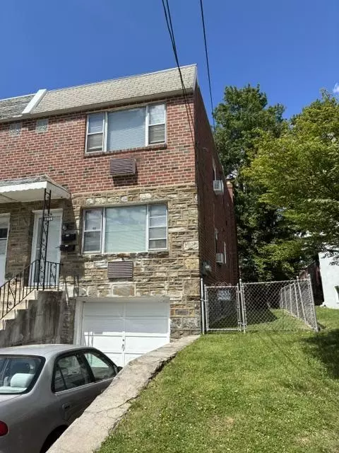 1729 Chandler St, Philadelphia, PA 19111