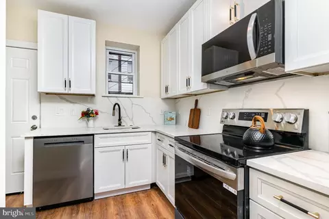 5637 Rodman St, Philadelphia, PA 19143