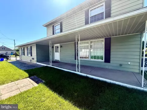 840 Welsh Rd, Philadelphia, PA 19115