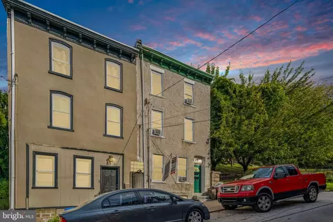 230 Hermitage St, Philadelphia, PA 19127