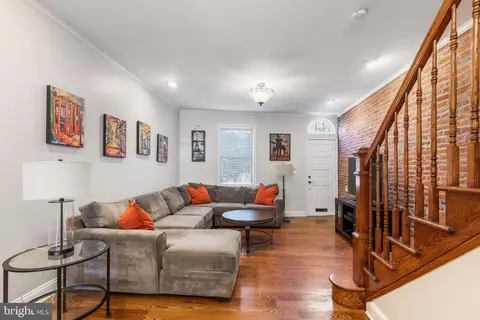 919 S 6th St, Philadelphia, PA 19147