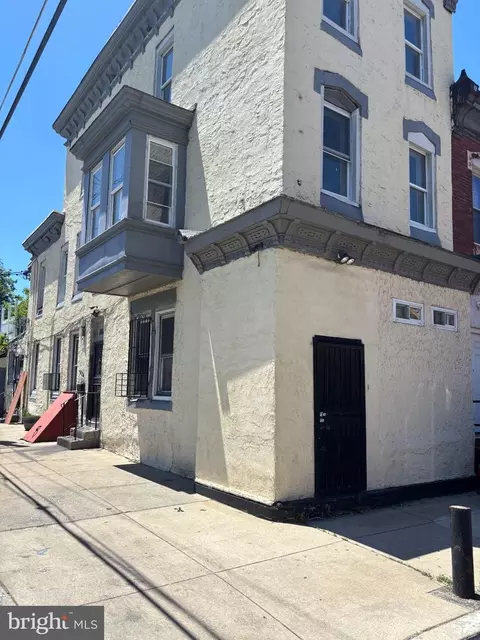 924 W Silver St, Philadelphia, PA 19133
