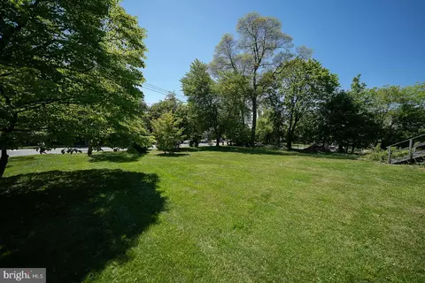3 E Chestnut Hill Ave, Philadelphia, PA 19118