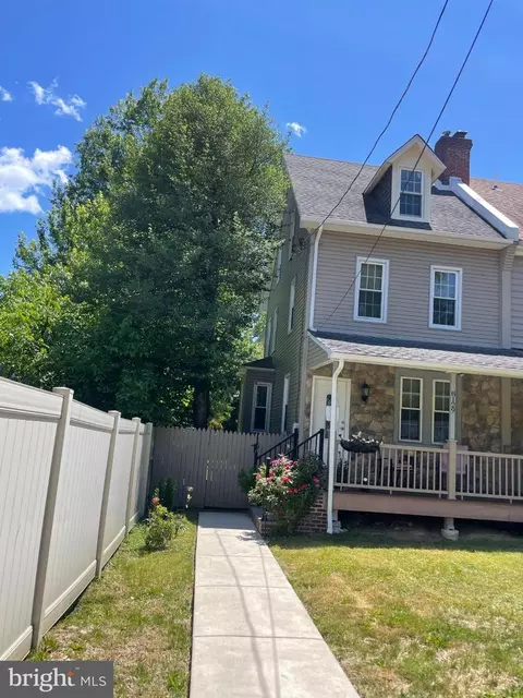 8129 Pine Rd, Philadelphia, PA 19111