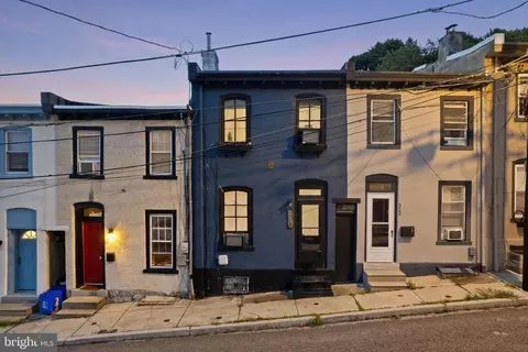 310 Carson St, Philadelphia, PA 19128