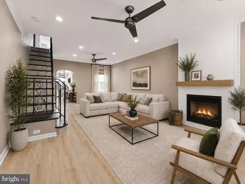 2325 E Sergeant St, Philadelphia, PA 19125