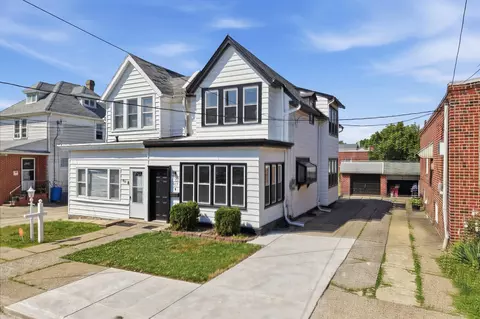 917 Oakmont St, Philadelphia, PA 19111