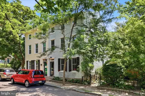 104 W Gravers Ln, Philadelphia, PA 19118