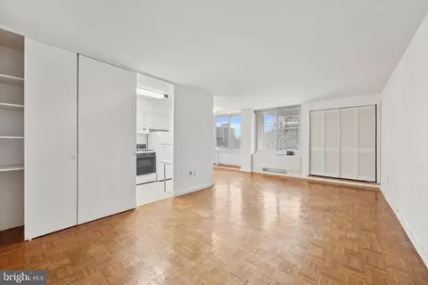 604 S 36 S Washington Sq #804, Philadelphia, PA 19106