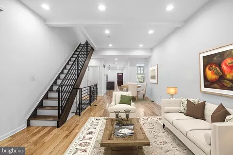 4047 Green St, Philadelphia, PA 19104