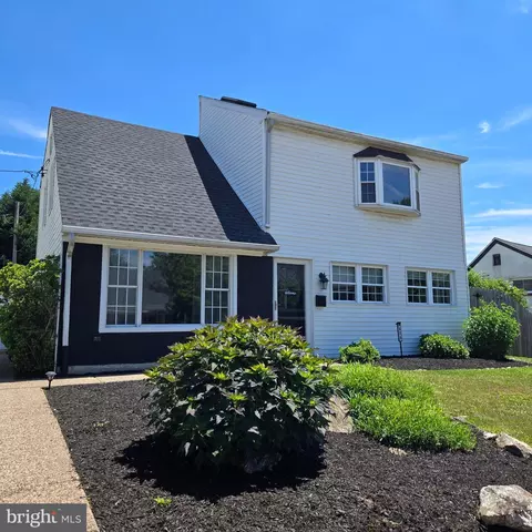 373 Leroy St, Philadelphia, PA 19128