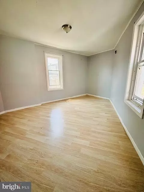 240 W 42 W Glenwood Ave, Philadelphia, PA 19140