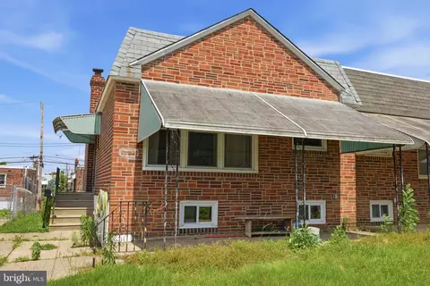 2111 Oakmont St, Philadelphia, PA 19152