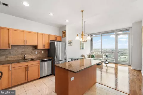 901 N Penn St #F1609, Philadelphia, PA 19123