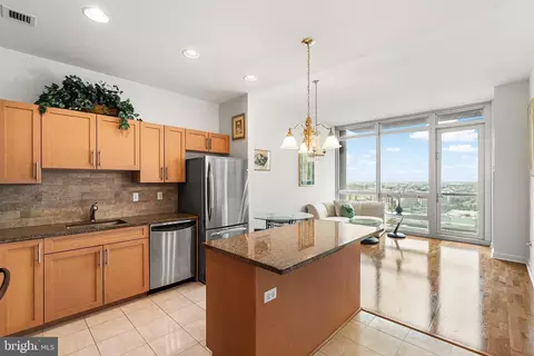 901 N Penn St #F1609, Philadelphia, PA 19123