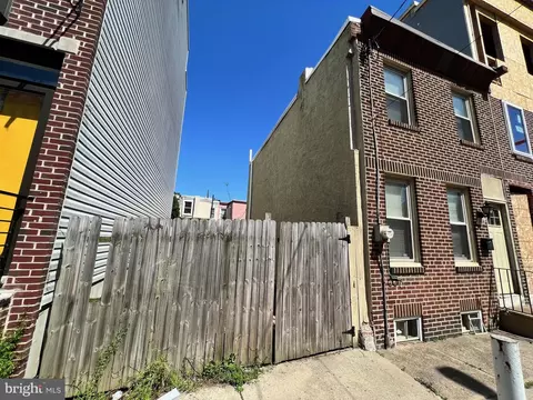 2652 Agate St, Philadelphia, PA 19125