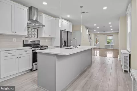 4346 E Thompson St, Philadelphia, PA 19137