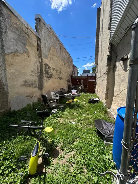 843 N Holly St, Philadelphia, PA 19104