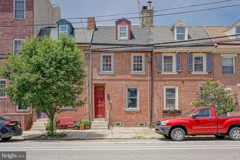 1108 S Front St, Philadelphia, PA 19147
