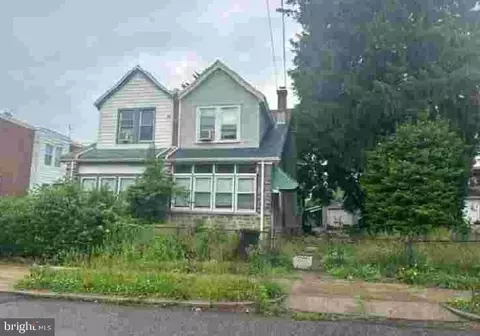 7430 00 Lawndale St, Philadelphia, PA 19111