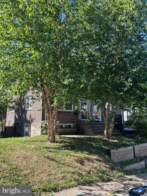 138 Osborn St, Philadelphia, PA 19128