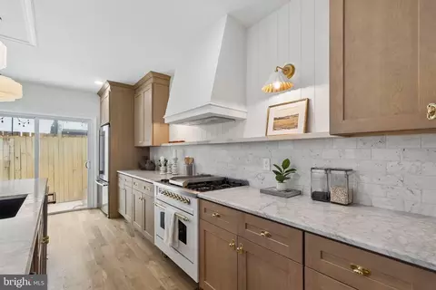 1731 Christian St, Philadelphia, PA 19146