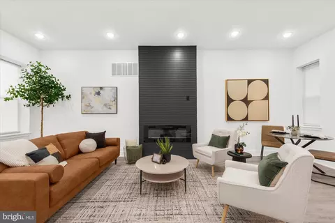 4038 Green St, Philadelphia, PA 19104