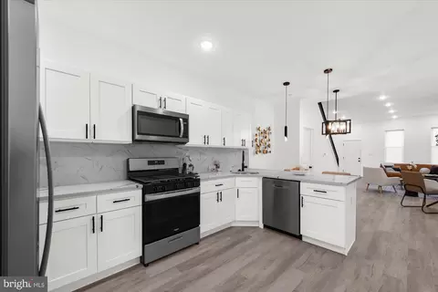 4038 Green St, Philadelphia, PA 19104
