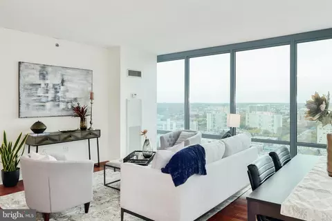 2101 Market St #3307, Philadelphia, PA 19103