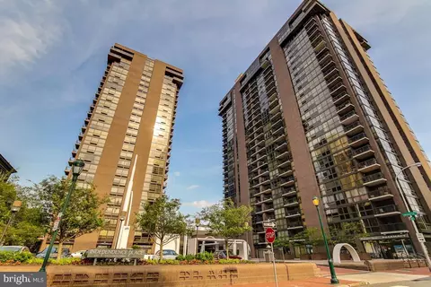 241 S 6th St #1610-11, Philadelphia, PA 19106