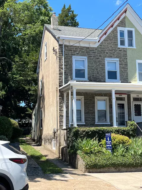 540 Dupont St, Philadelphia, PA 19128