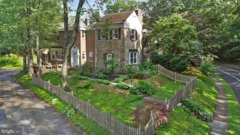 724 S Mount Pleasant Rd, Philadelphia, PA 19119