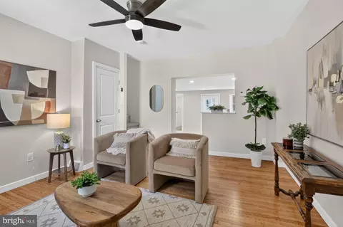 608 Clymer St, Philadelphia, PA 19147