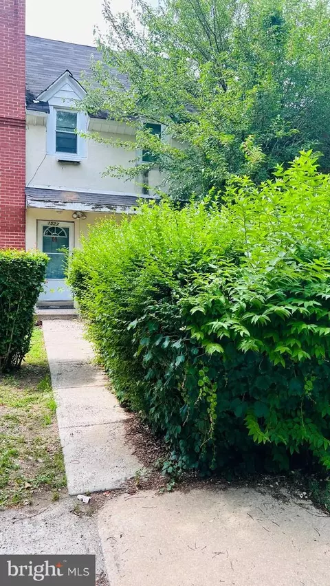 1527 E Duval St, Philadelphia, PA 19138