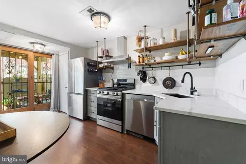 833 Kater St, Philadelphia, PA 19147