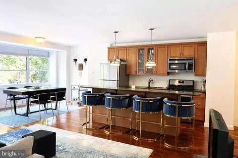 1806 18 Rittenhouse Sq #302, Philadelphia, PA 19103