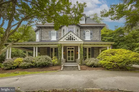 42 Summit St, Philadelphia, PA 19118
