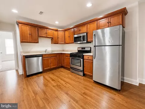 2005 N 17th St, Philadelphia, PA 19121