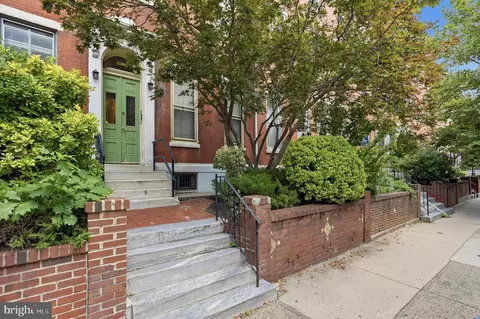 1529 Green St #C, Philadelphia, PA 19130