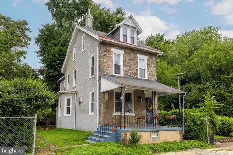 121 E Pleasant St, Philadelphia, PA 19119
