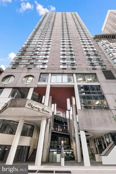 1420 Locust St #9R, Philadelphia, PA 19102