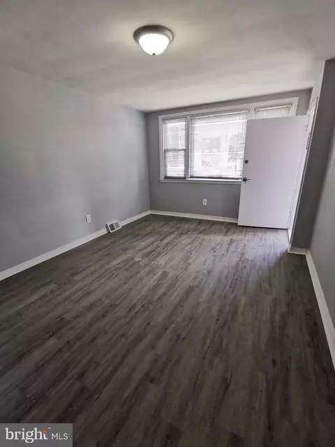 1864 66 Glendale Ave, Philadelphia, PA 19111