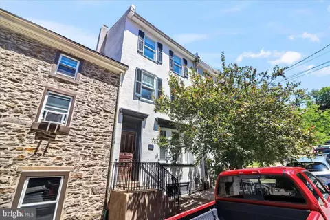 138 Rector St, Philadelphia, PA 19127