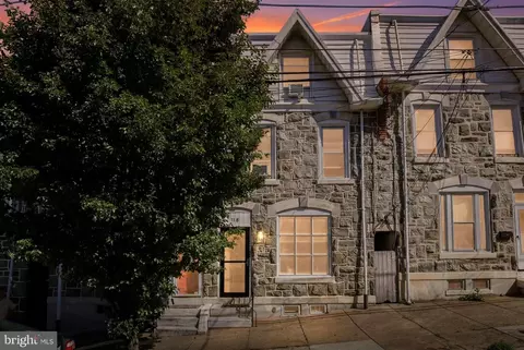 118 Hermit St, Philadelphia, PA 19127