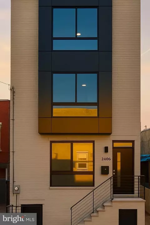 2406 N Howard St, Philadelphia, PA 19133