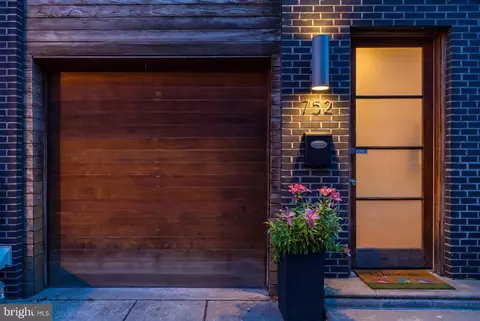 752 S Hicks St, Philadelphia, PA 19146